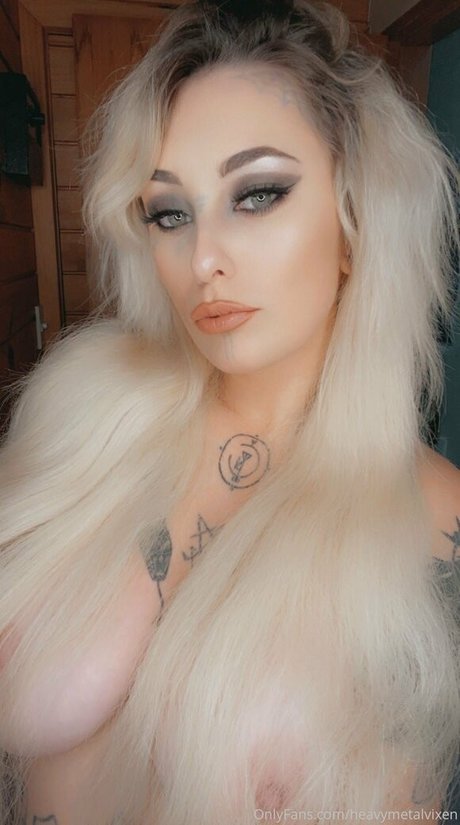 Heavymetalvixen model sex photo