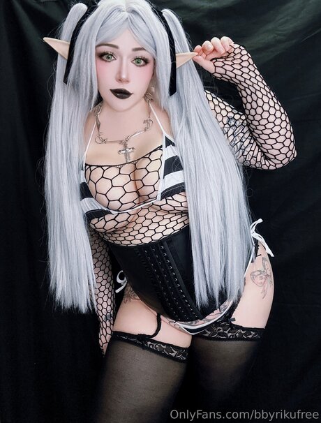bbyrikufree erotic model picture