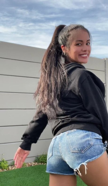 Fuzzybear pretty model image