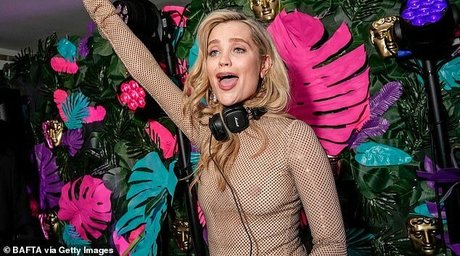 Laura Whitmore exclusive pornstar galleries