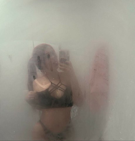 Lollasky porn actress photo