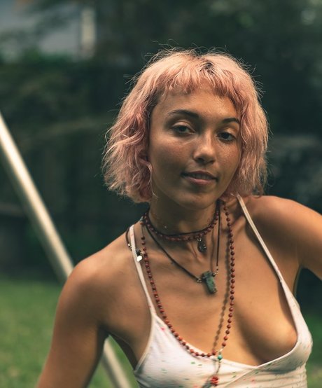 PixiePixelized sexy model images