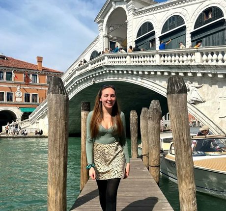 Ashton Matthews model perfect pics