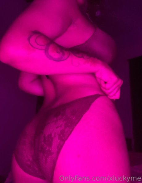 xluckyme nudes model image