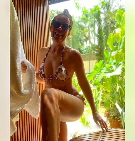 Regina Volpato erotic star photos