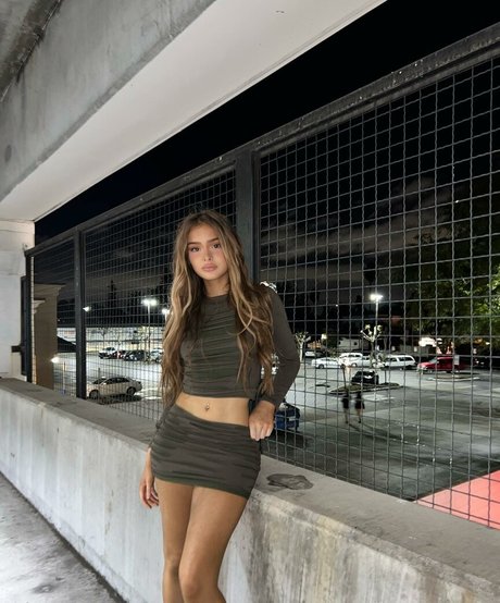 Brighton Sharbino pornstar nice pic