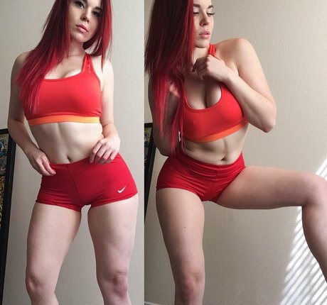 ScarlettFoxPlay model pretty photos