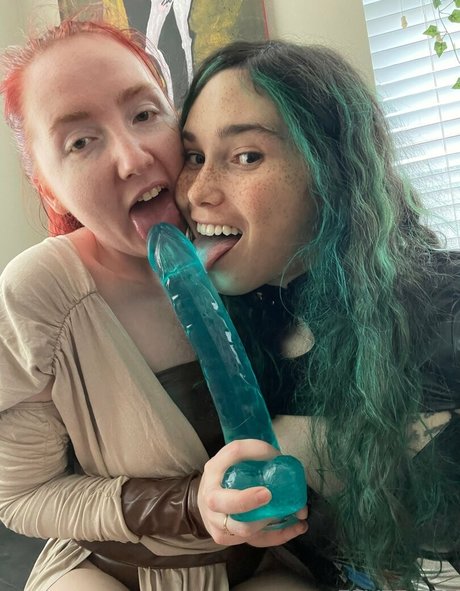 Eevee Bee nudes model pics