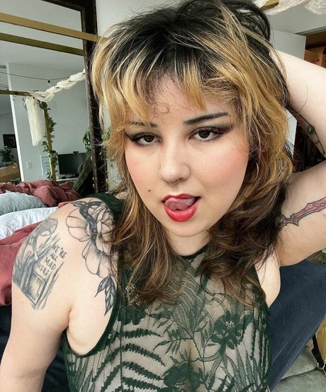 Suki Jade art star galleries