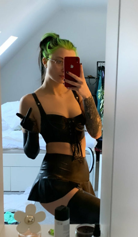 Rubyhexx beautiful model img