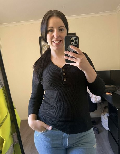 Miss Bb model erotic photo