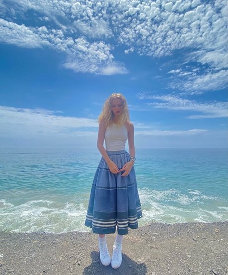 Amiah Miller model hot images