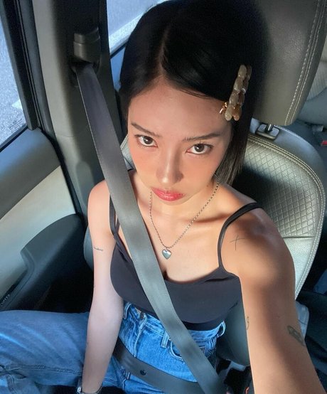 Jeon Jisu pornographic actress picture