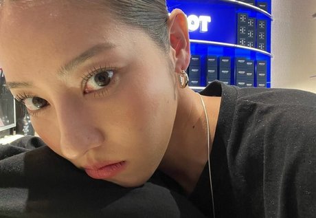 Jeon Jisu model exclusive photos