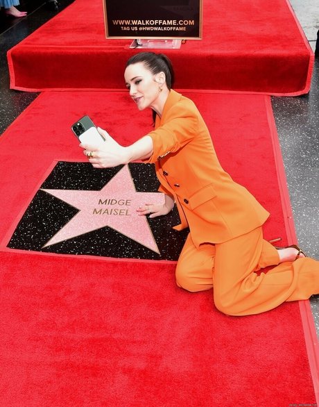 Rachel Brosnahan model porn image