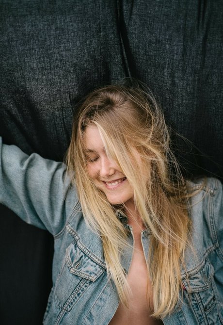 Oceane Le Ny art actress archive