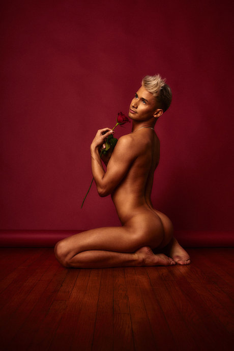 Liam Riley pornstar nude image