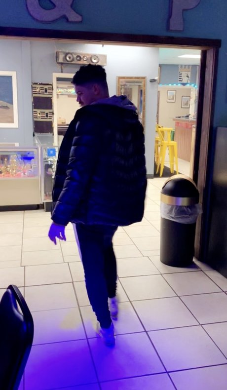 Liam Marks porn model archive