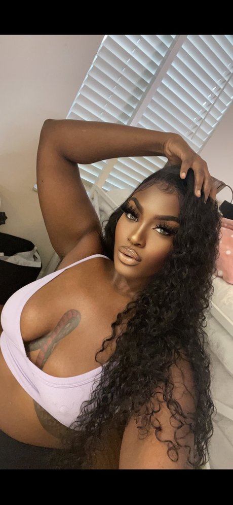 Shay Bae star perfect pics