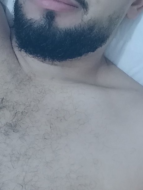 Leo Holmes star exclusive pic