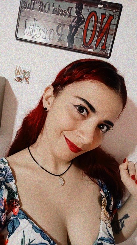 Laura Turner nude actress pic