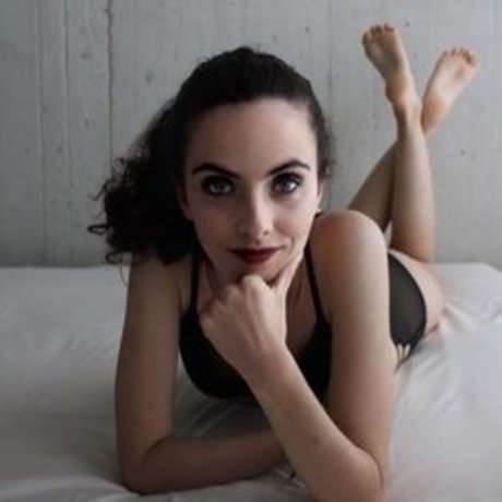 Little Toy model sexy pics