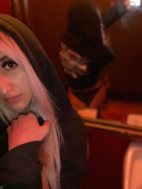 BabyDay star nude image