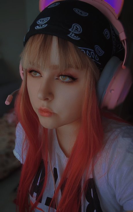 Lilian Daian art star photo