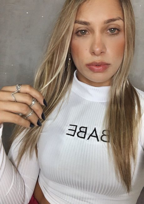 Ligia Ynne nice model picture