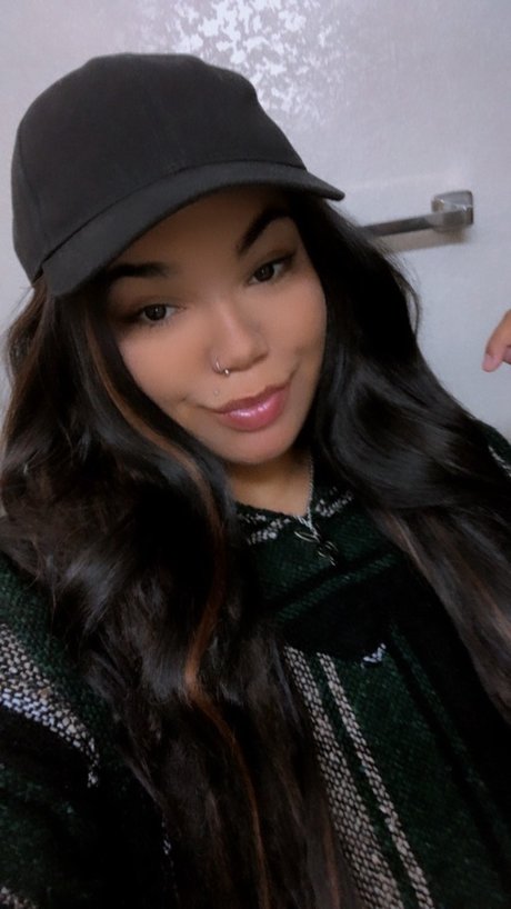 mariaah pornstar hot pics