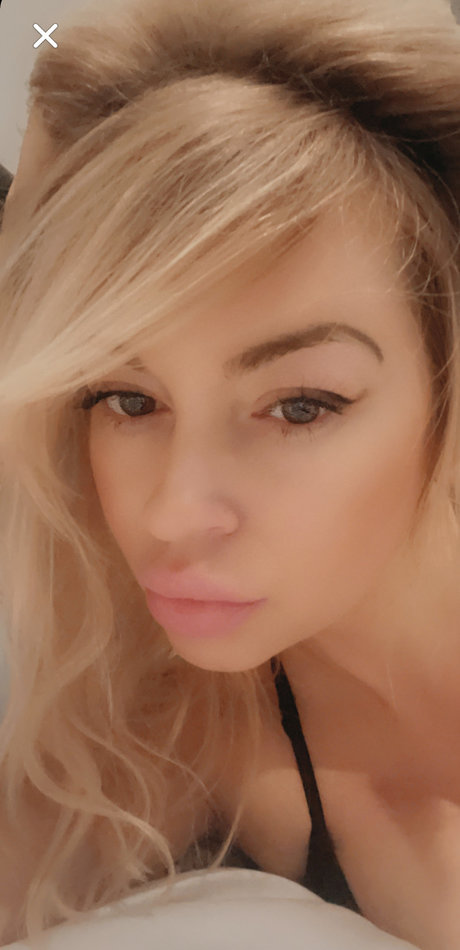 Vanessa Love art star galleries