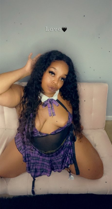 Lolalove nudes actress pic