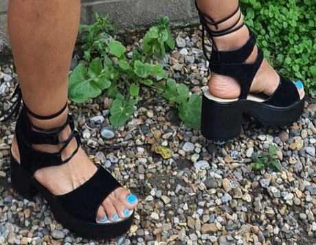 Lovable pretty feet star xxx archive