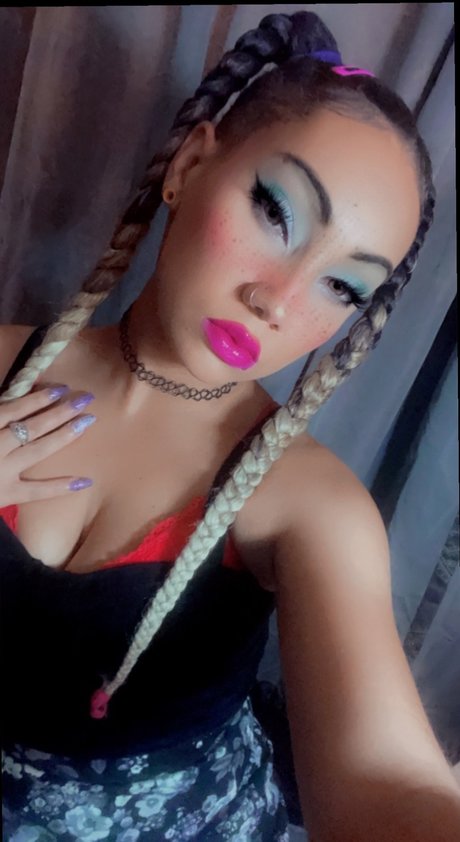 Lorda Mercy top model archive