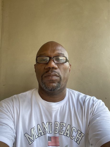 Looking4aparlay star sexy picture