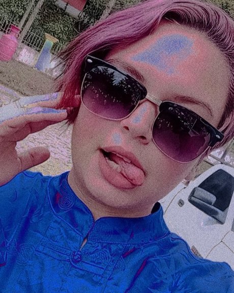 Lolo Canello pretty model images