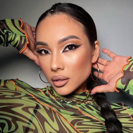 u95739949 high quality model photo