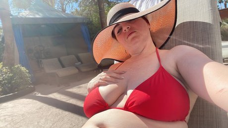 Madam Asteria sexy star img