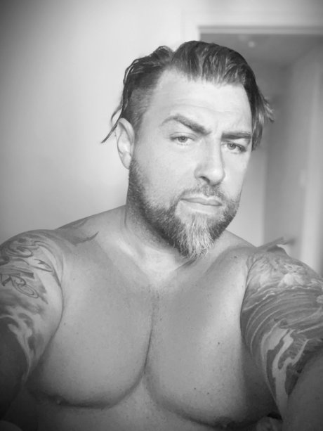 Martm model nude picture