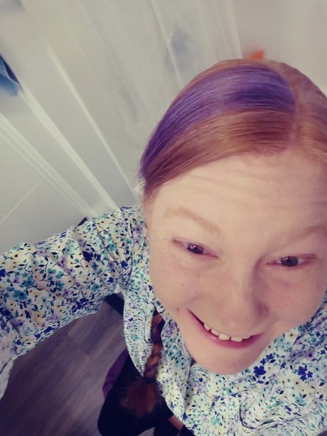 Kiki Moon star exclusive images