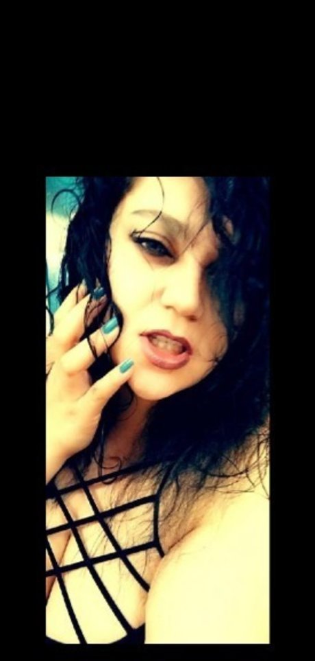 Lucky Daze nude actress photo