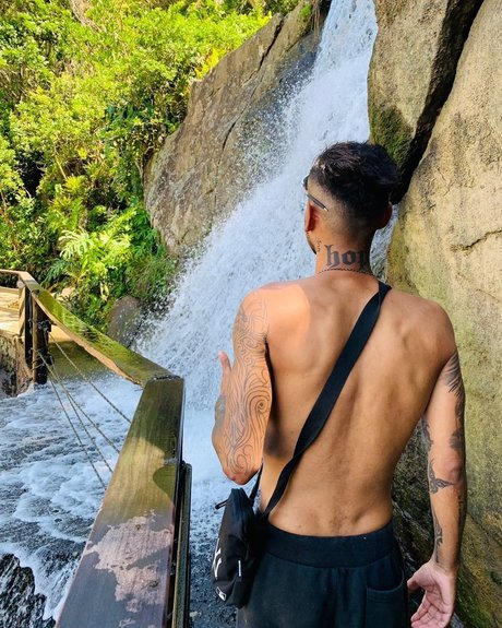 Lucianoso95 exclusive model img