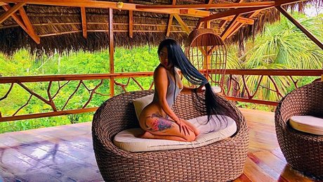 BellaLu Oficial star erotic galleries