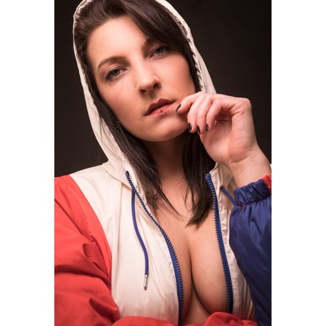 Marie Therese model pic