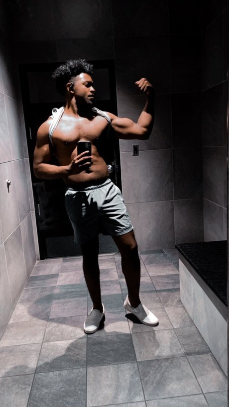 Manning Lane model nude picture