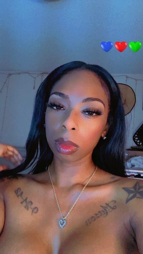 Majestic Face and Body_ erotic actress pics