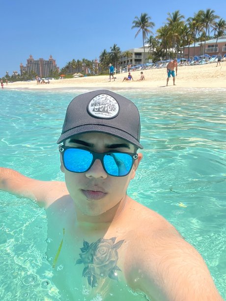 Maikol Pizarro model adult pic