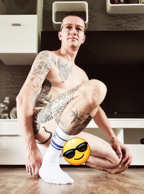 XXXnaked gay erotic star pictures