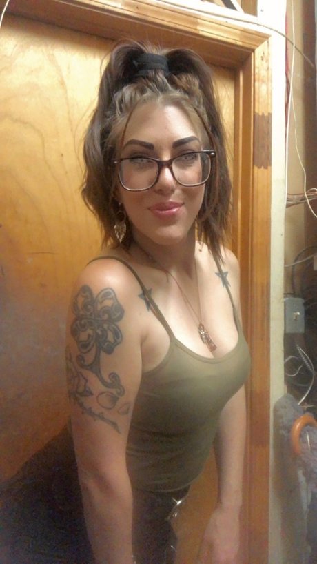 Meeegzz high quality pornstar photos