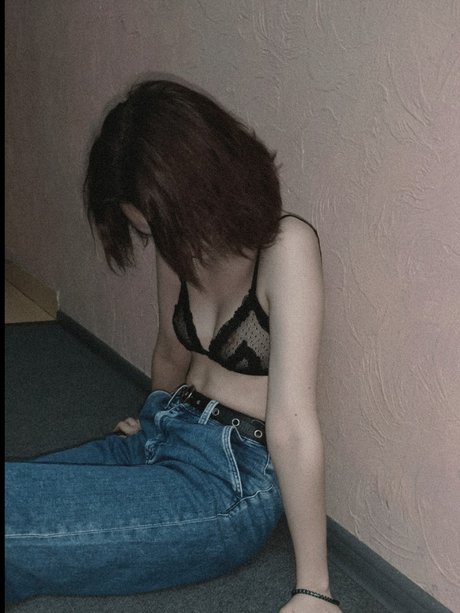 Meavvi free high quality model img